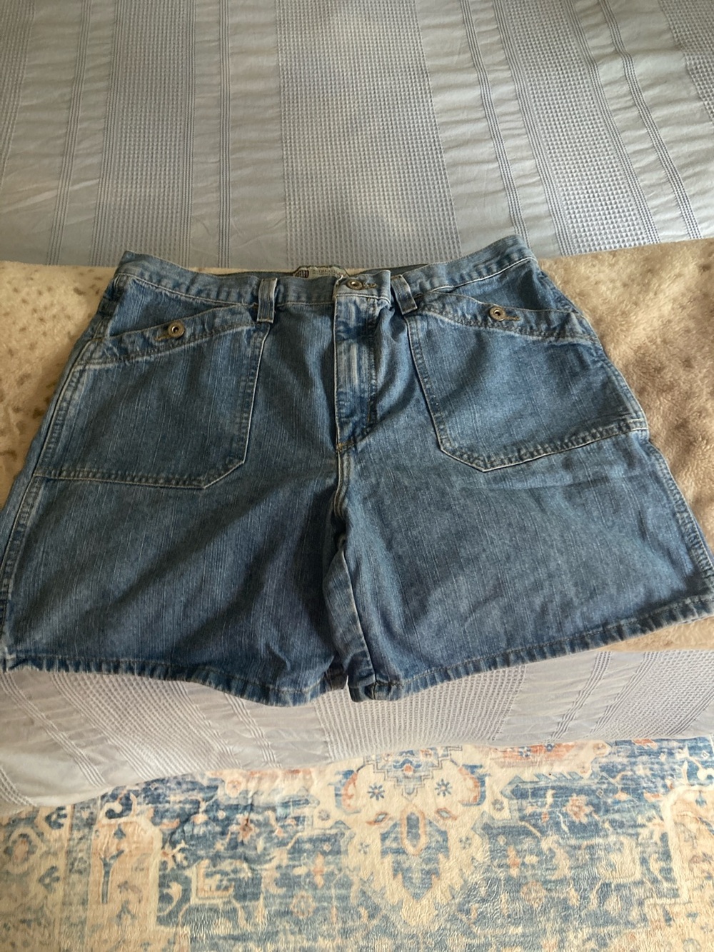 Classic High-Waist Denim Shorts in Blue